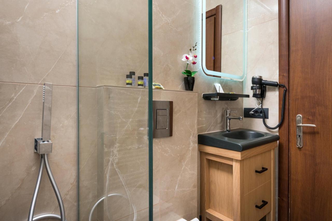 Anna Boutique Apartment คาโตดารัตโซ ภายนอก รูปภาพ