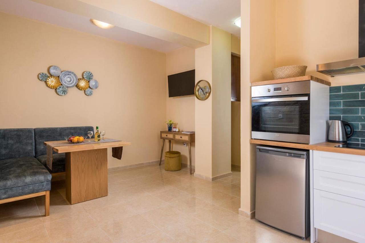 Anna Boutique Apartment คาโตดารัตโซ ภายนอก รูปภาพ